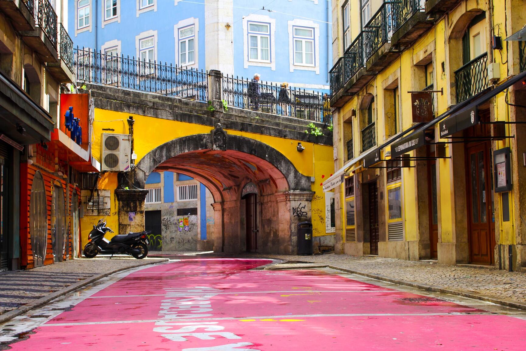 INSIDER’S GUIDE TO LISBON